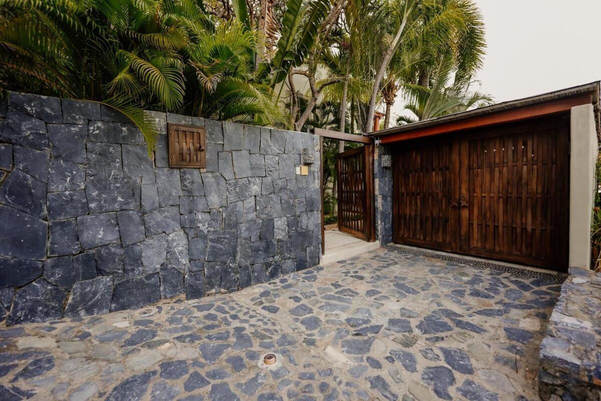 Dream Villa With Private Beach And Catering Сиуатанехо Екстериор снимка