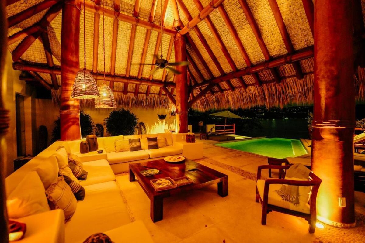 Dream Villa With Private Beach And Catering Сиуатанехо Екстериор снимка