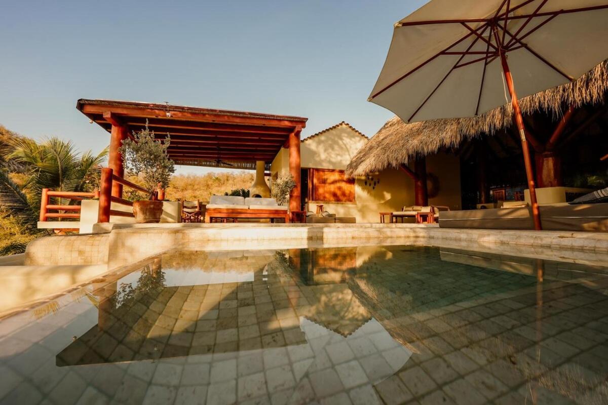 Dream Villa With Private Beach And Catering Сиуатанехо Екстериор снимка