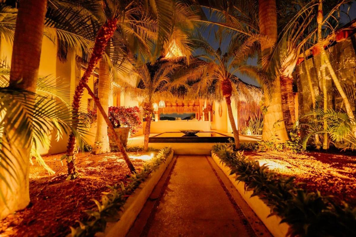 Dream Villa With Private Beach And Catering Сиуатанехо Екстериор снимка