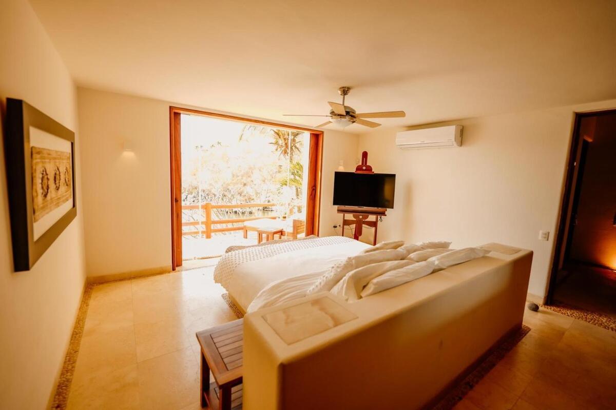 Dream Villa With Private Beach And Catering Сиуатанехо Екстериор снимка