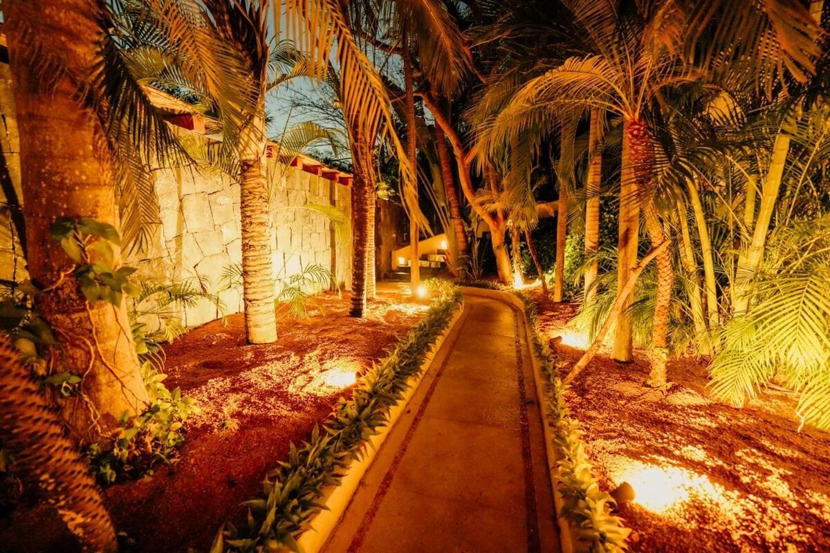 Dream Villa With Private Beach And Catering Сиуатанехо Екстериор снимка